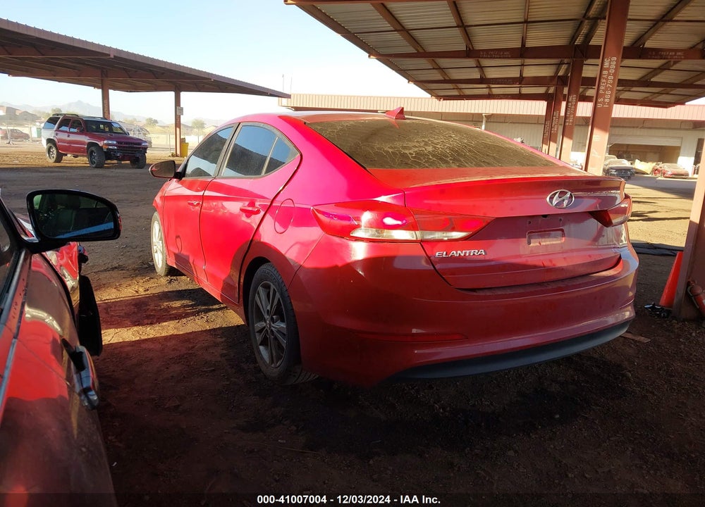 2017 HYUNDAI ELANTRA VIN: 5NPD84LF5HH109795