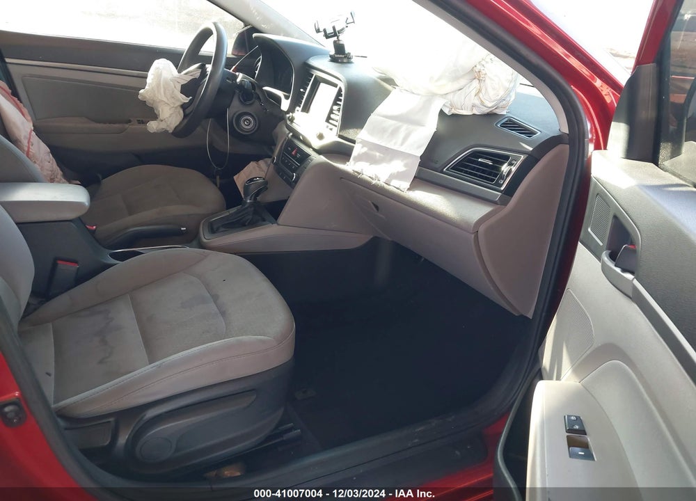 2017 HYUNDAI ELANTRA VIN: 5NPD84LF5HH109795
