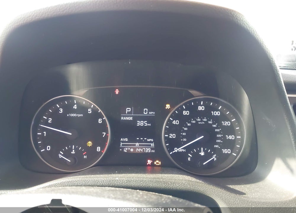 2017 HYUNDAI ELANTRA VIN: 5NPD84LF5HH109795