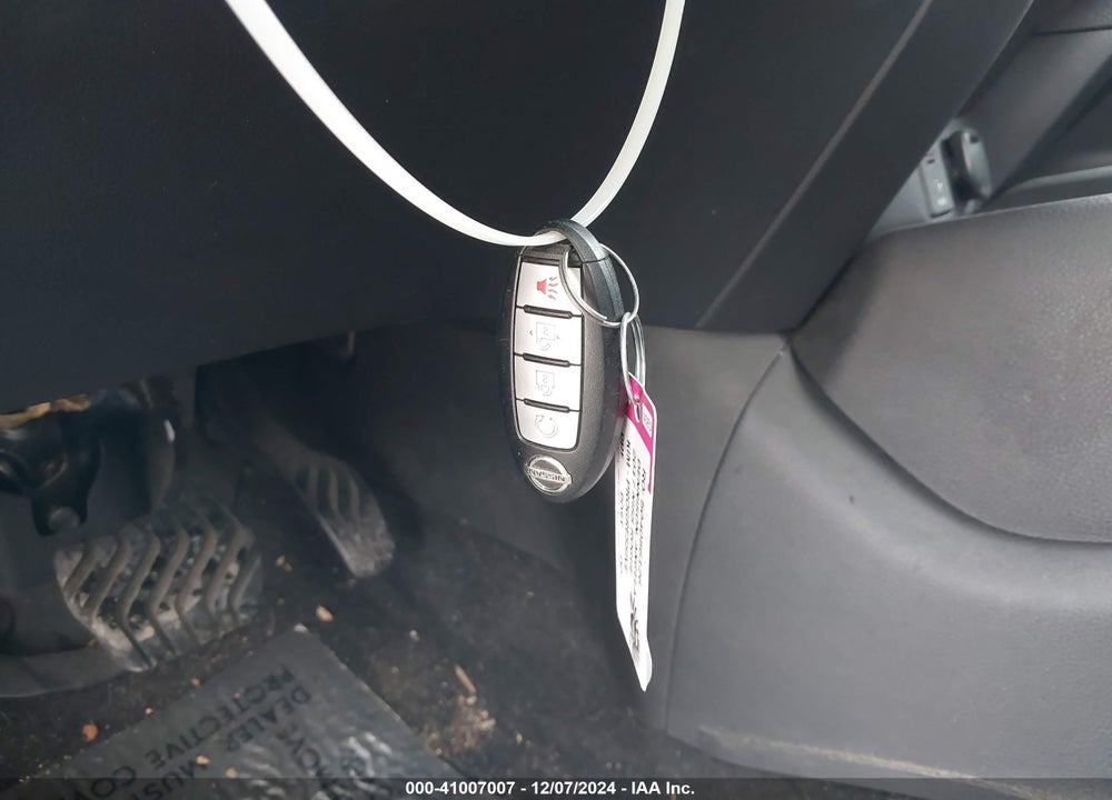 2017 NISSAN ROGUE SV VIN: 5N1AT2MV7HC803567