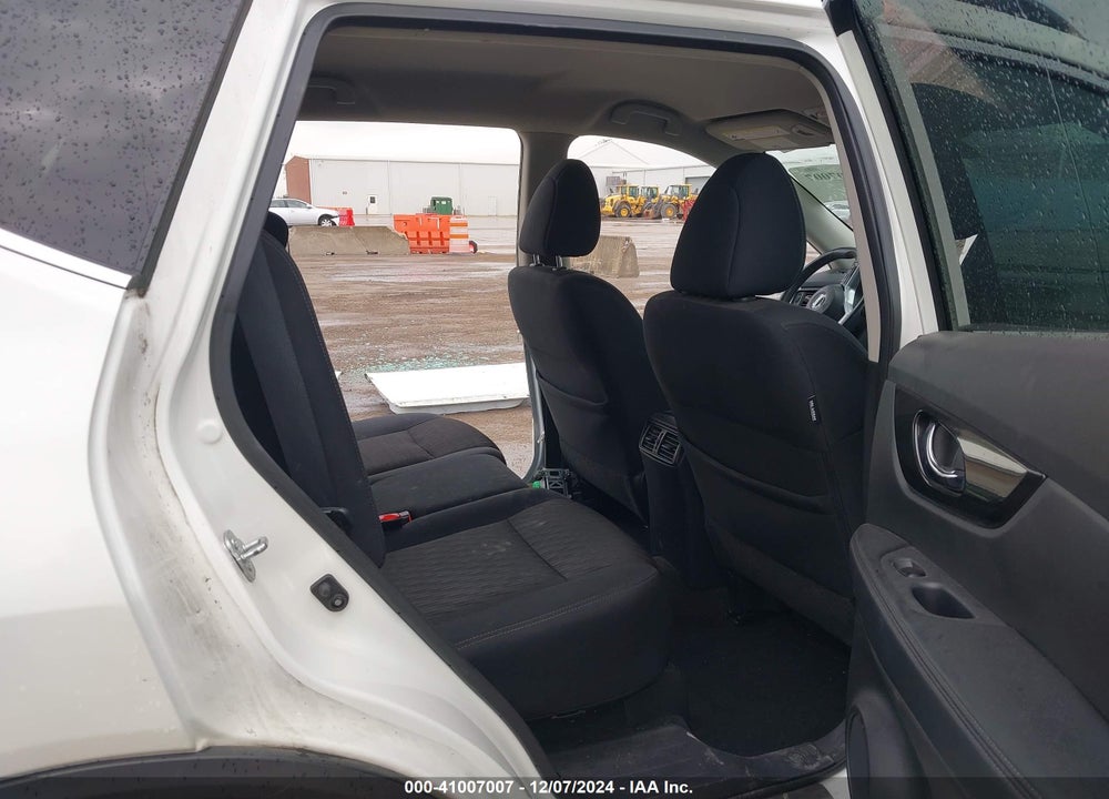 2017 NISSAN ROGUE SV VIN: 5N1AT2MV7HC803567