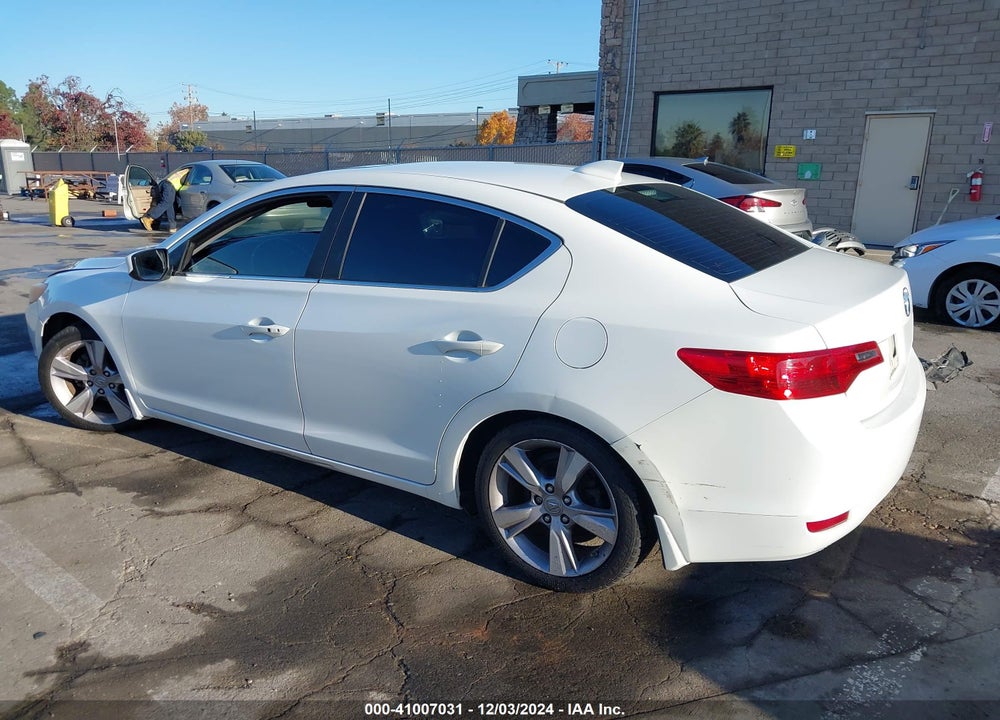 2013 ACURA ILX 2.0L VIN: 19VDE1F76DE010227