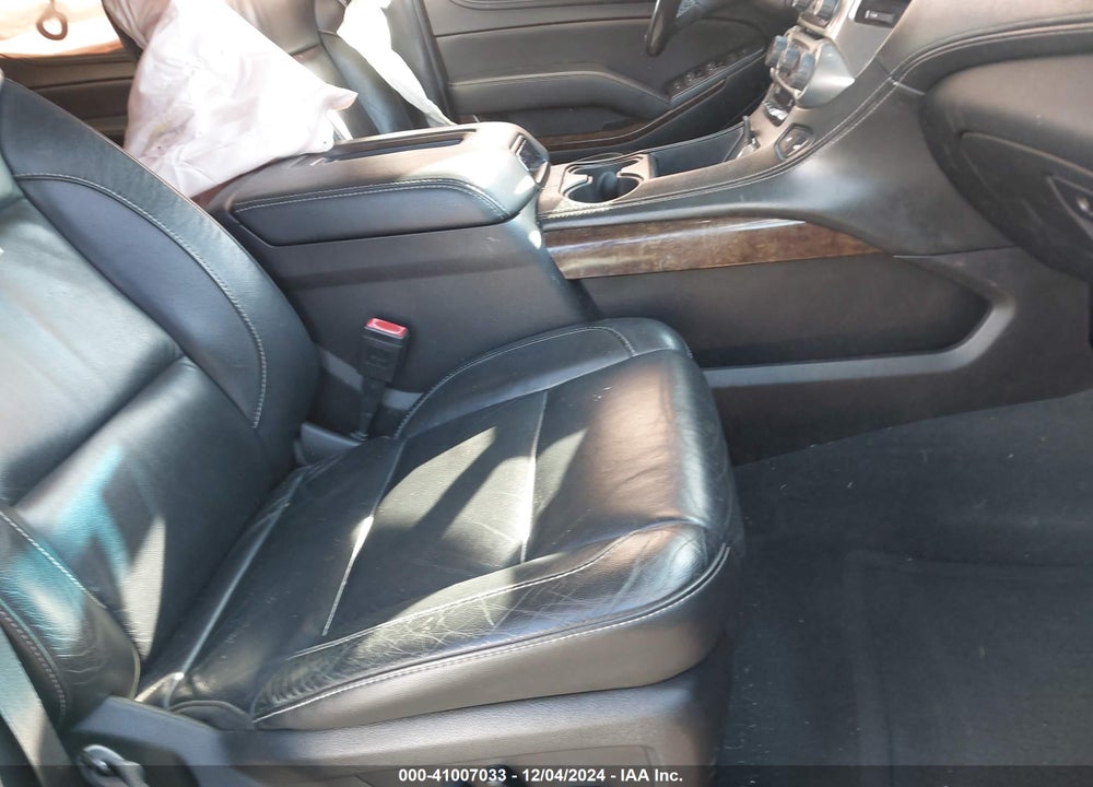 2019 CHEVROLET SUBURBAN LT VIN: 1GNSCHKC3KR290844
