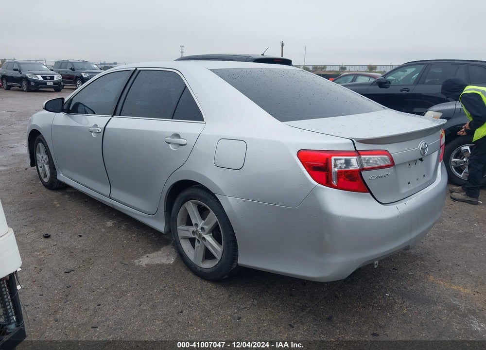 2012 TOYOTA CAMRY SE VIN: 4T1BF1FK7CU084963