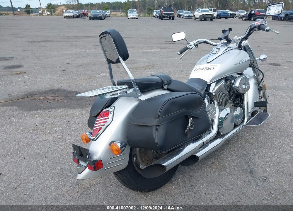2006 HONDA VTX1300 R VIN: 1HFSC52676A309374