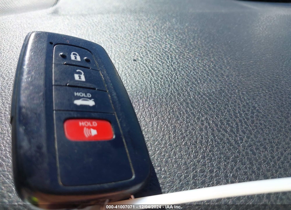 2021 TOYOTA CAMRY SE VIN: 4T1T11AK8MU580057