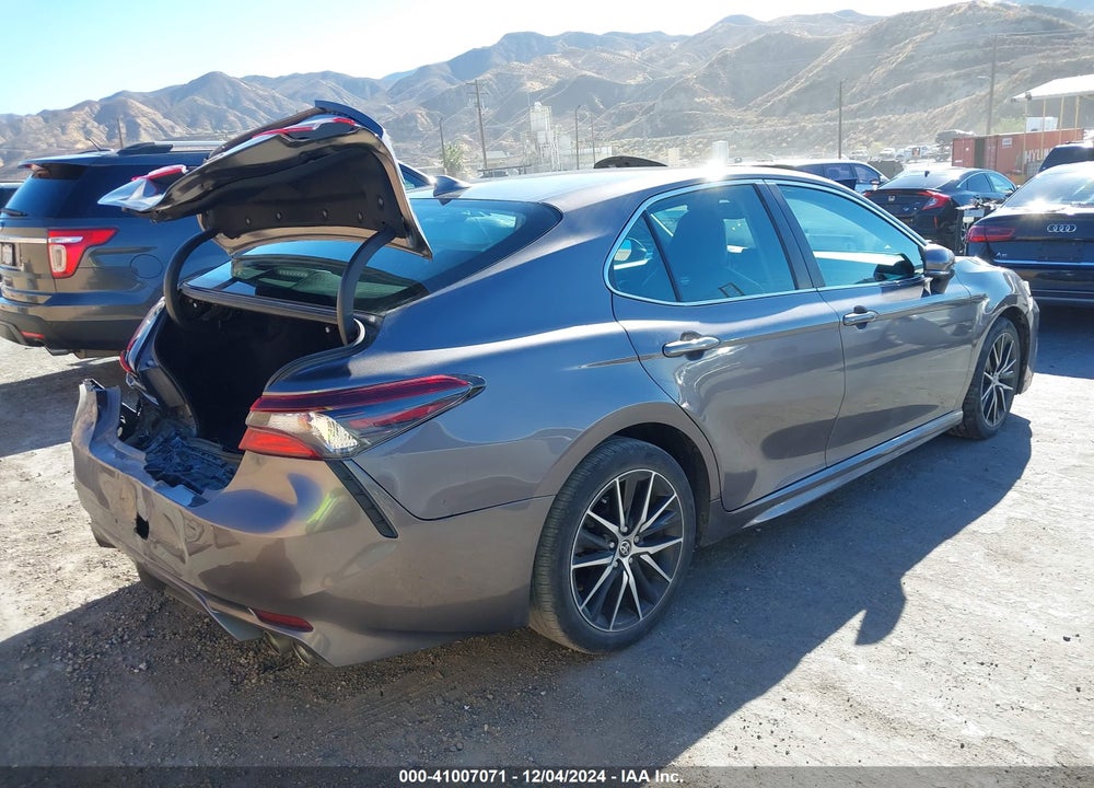 2021 TOYOTA CAMRY SE VIN: 4T1T11AK8MU580057