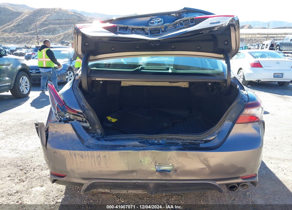 2021 TOYOTA CAMRY SE VIN: 4T1T11AK8MU580057
