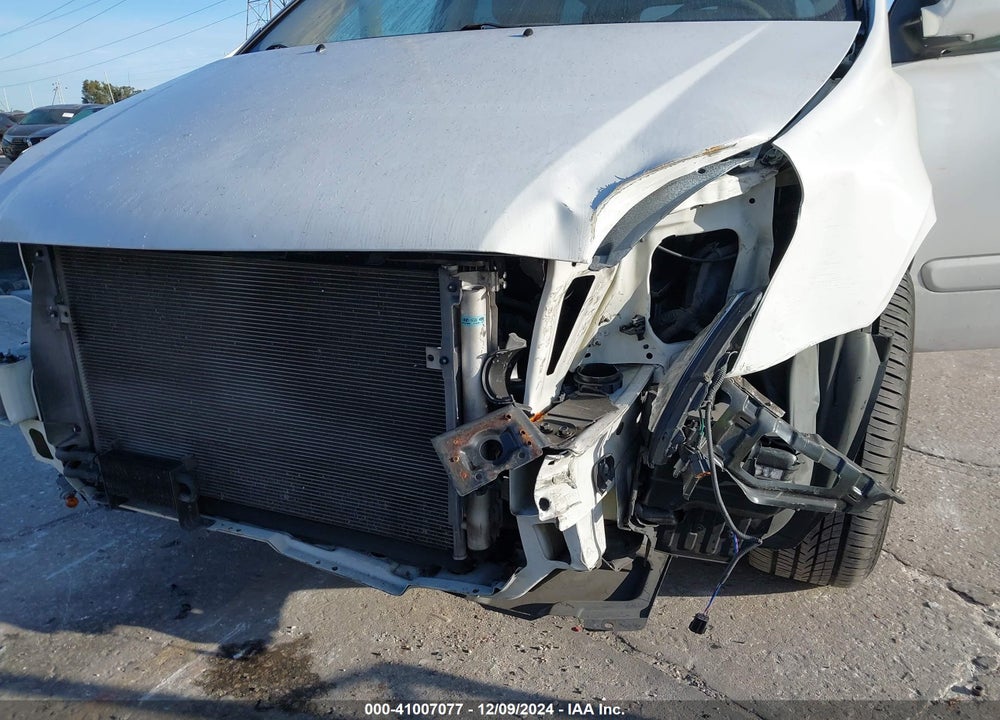 2014 KIA SEDONA LX VIN: KNDMG4C77E6554802