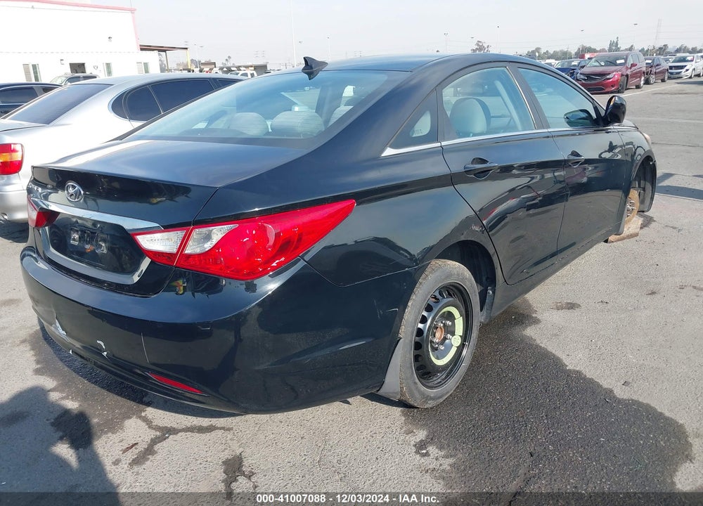 2013 HYUNDAI SONATA VIN: 5NPEB4AC8DH624086
