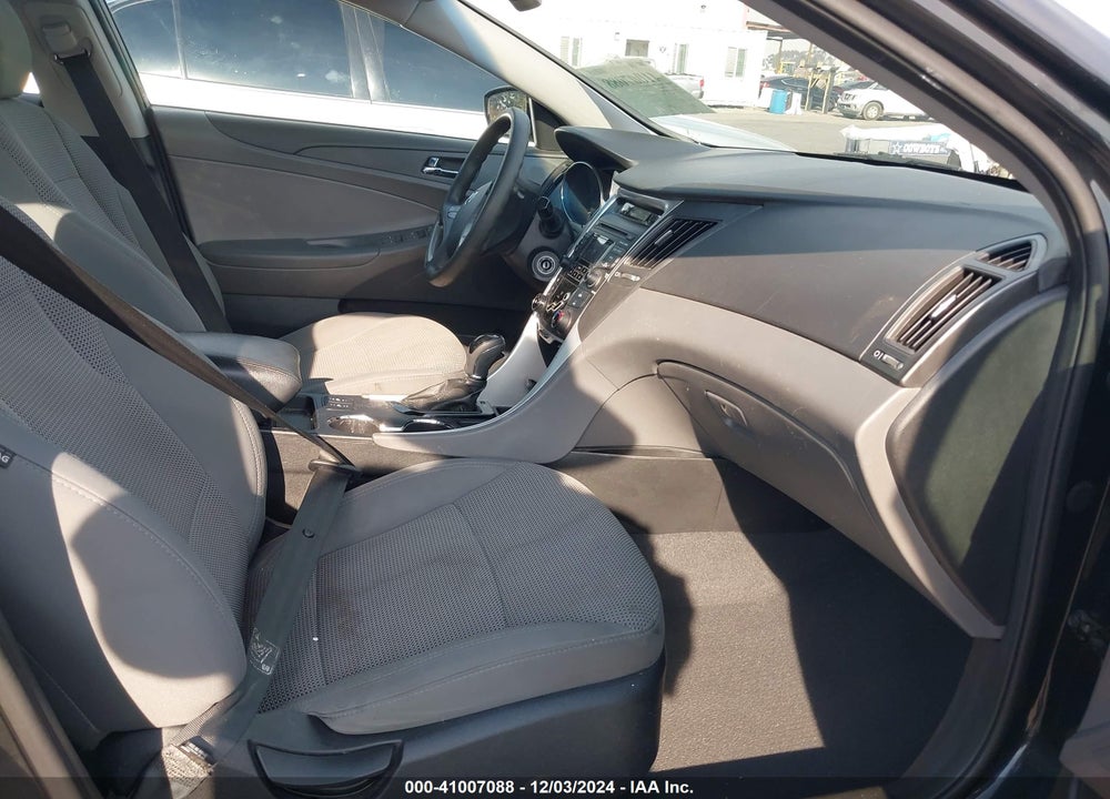 2013 HYUNDAI SONATA VIN: 5NPEB4AC8DH624086