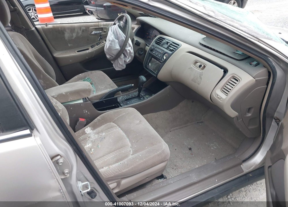 1999 HONDA ACCORD LX VIN: 1HGCG564XXA130633