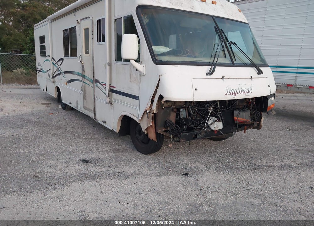 2000 WORKHORSE CUSTOM CHASSIS DAYBREAK MOTOR HOME VIN: 5B4KP37J3X3309187