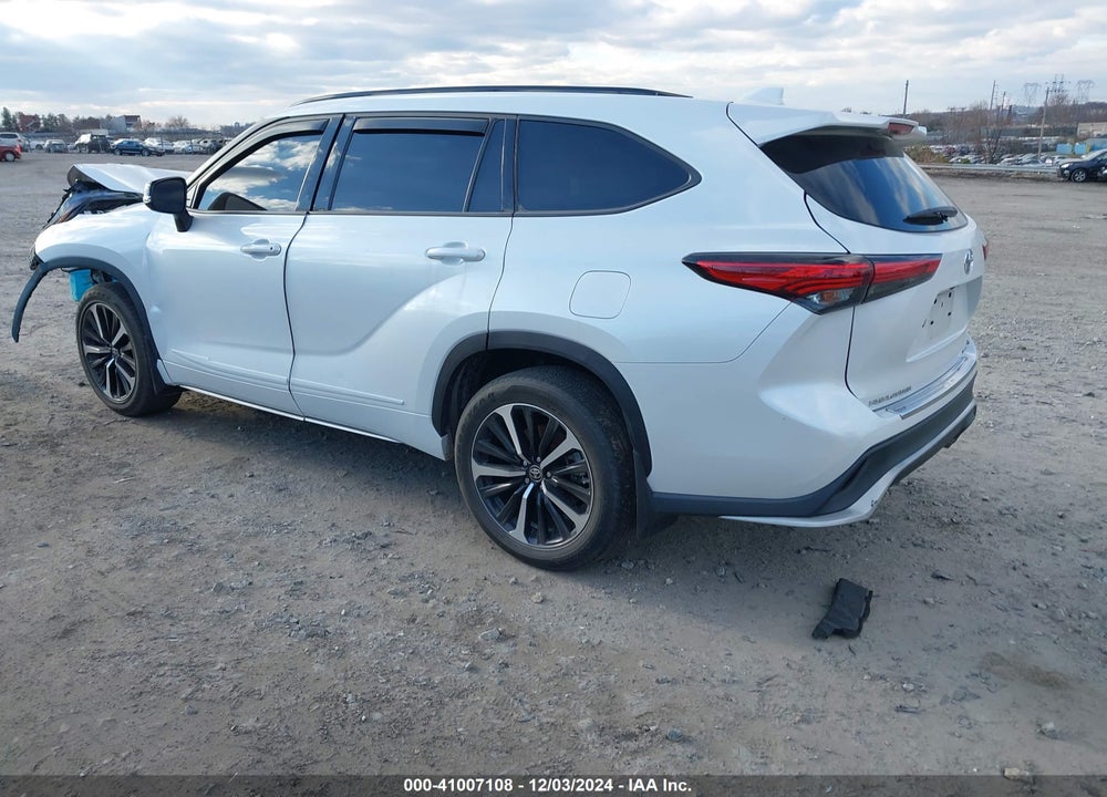 2022 TOYOTA HIGHLANDER XSE VIN: 5TDLZRBH3NS191346