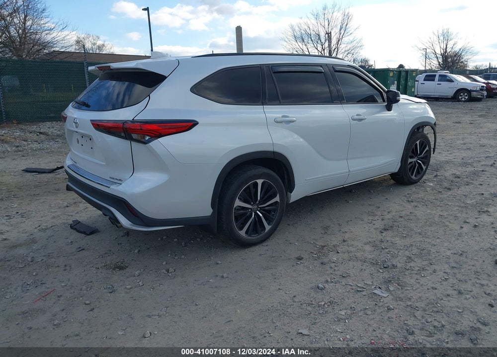 2022 TOYOTA HIGHLANDER XSE VIN: 5TDLZRBH3NS191346