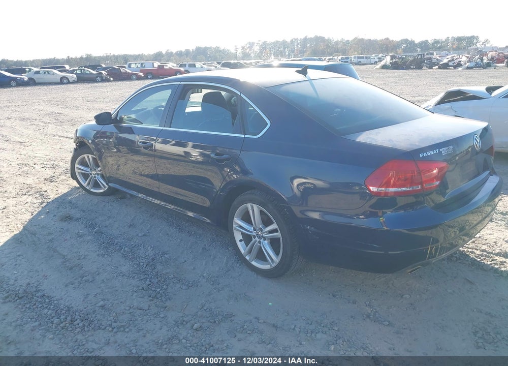 2014 VOLKSWAGEN PASSAT 2.0L TDI SE VIN: 1VWBN7A31EC044197
