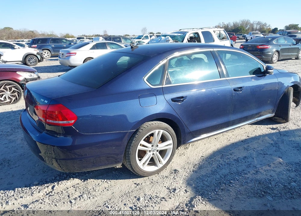 2014 VOLKSWAGEN PASSAT 2.0L TDI SE VIN: 1VWBN7A31EC044197