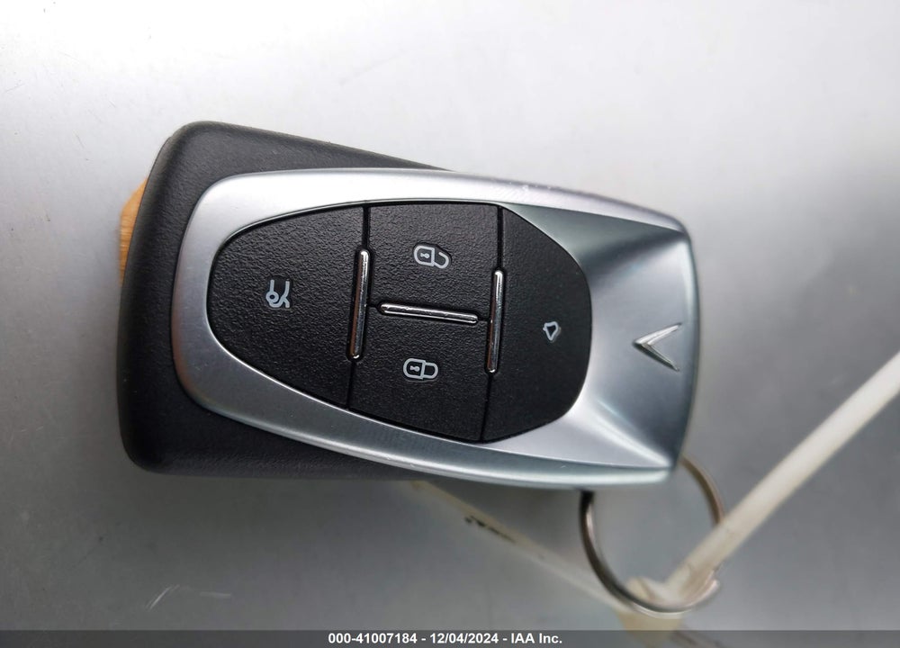 2023 VINFAST VF 8 ECO VIN: RLLV1AEB4PH003343