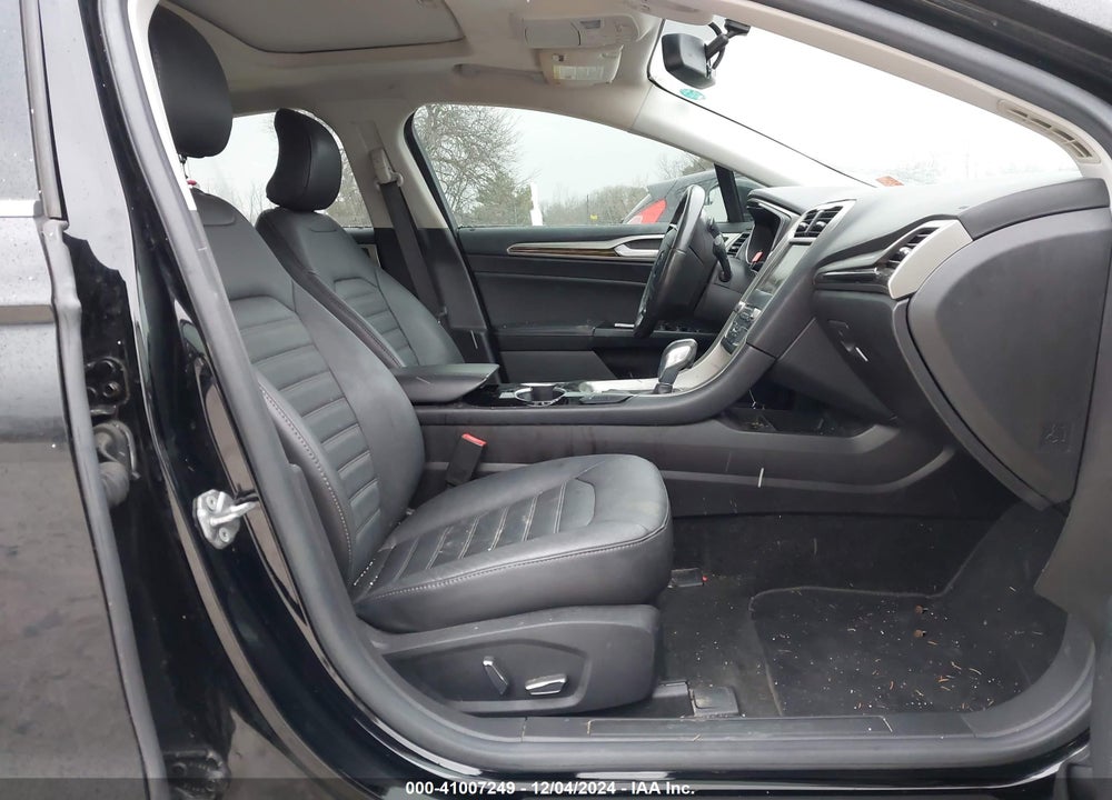 2016 FORD FUSION SE VIN: 3FA6P0T91GR266837