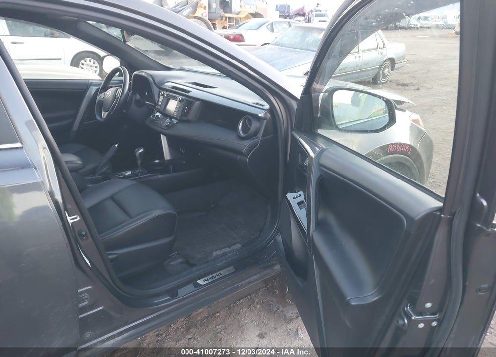 2018 TOYOTA RAV4 SE VIN: JTMJFREV0JJ228975