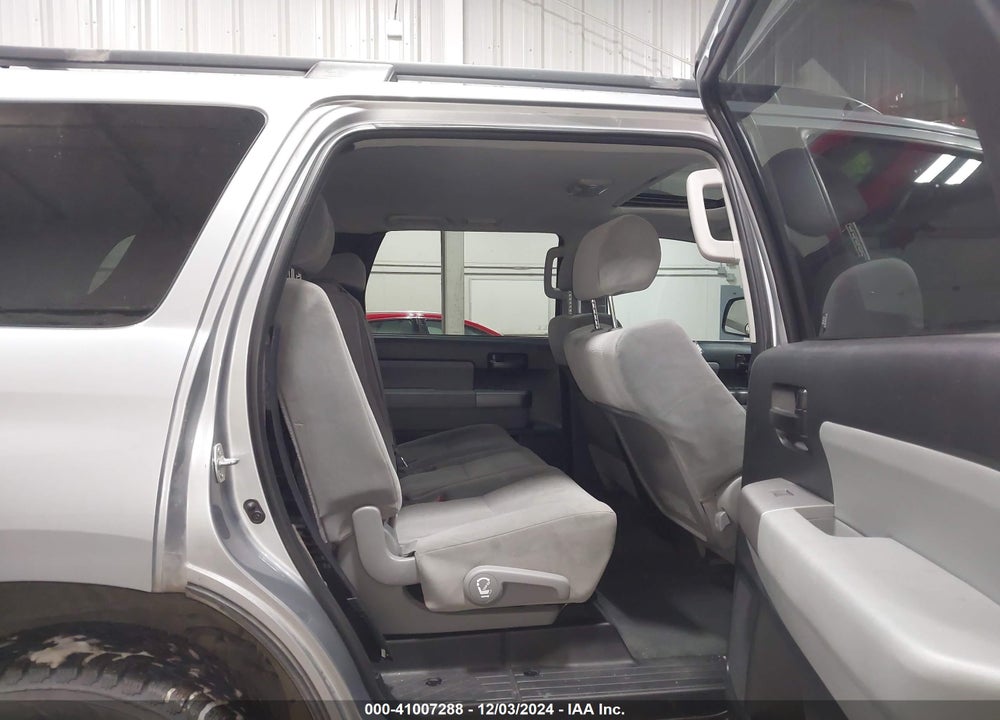 2013 TOYOTA SEQUOIA SR5 5.7L V8 VIN: 5TDBY5G12DS086198