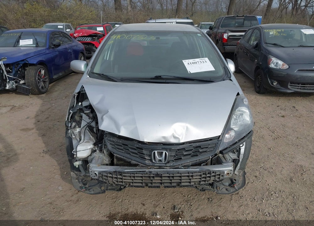 2013 HONDA FIT SPORT VIN: JHMGE8H51DC013082