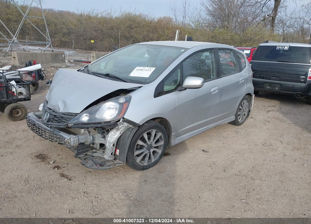 2013 HONDA FIT SPORT VIN: JHMGE8H51DC013082