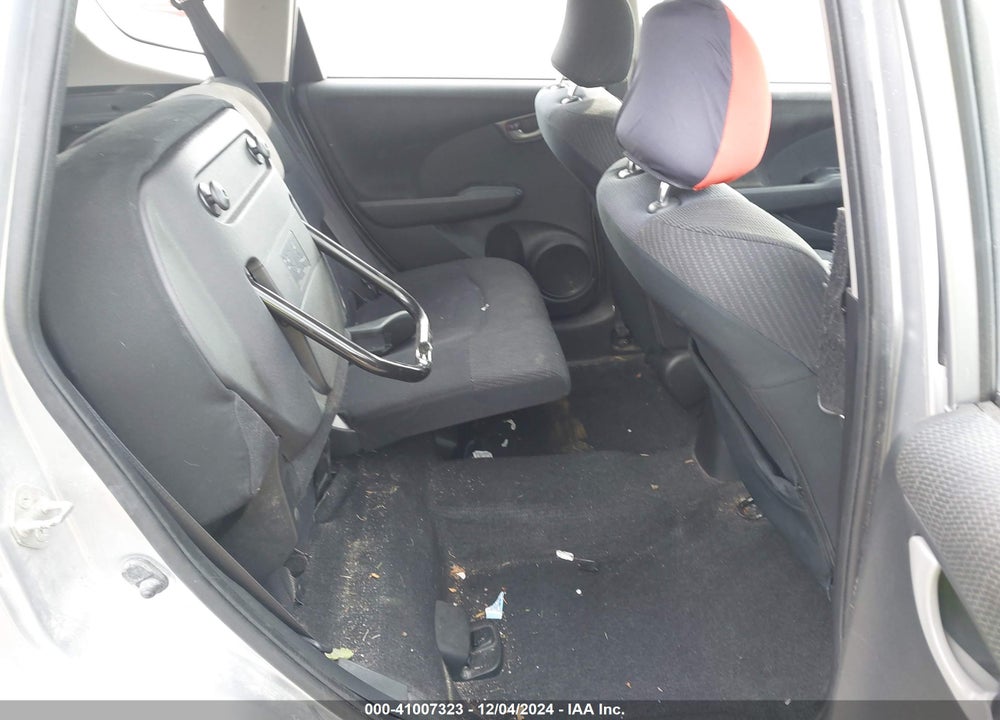 2013 HONDA FIT SPORT VIN: JHMGE8H51DC013082