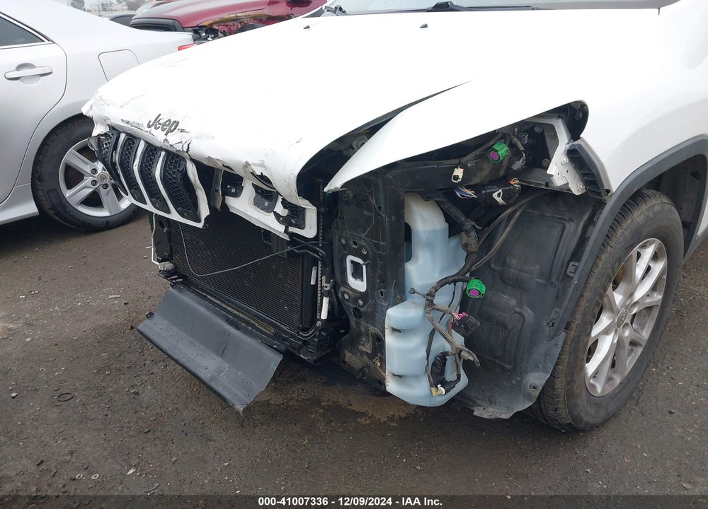 2015 JEEP CHEROKEE LATITUDE VIN: 1C4PJMCB1FW593048