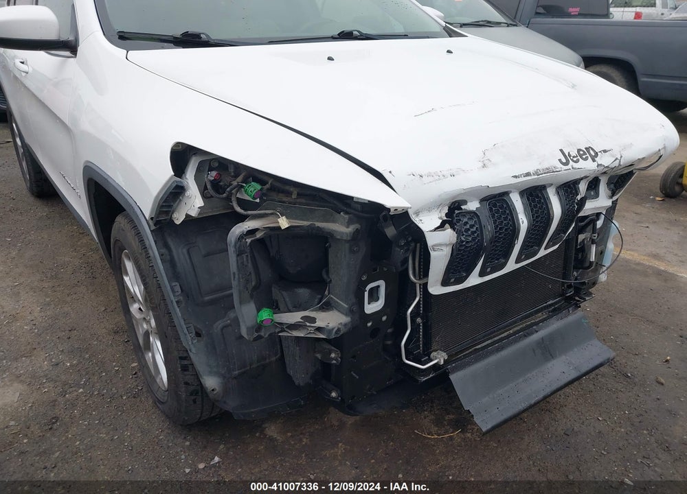 2015 JEEP CHEROKEE LATITUDE VIN: 1C4PJMCB1FW593048