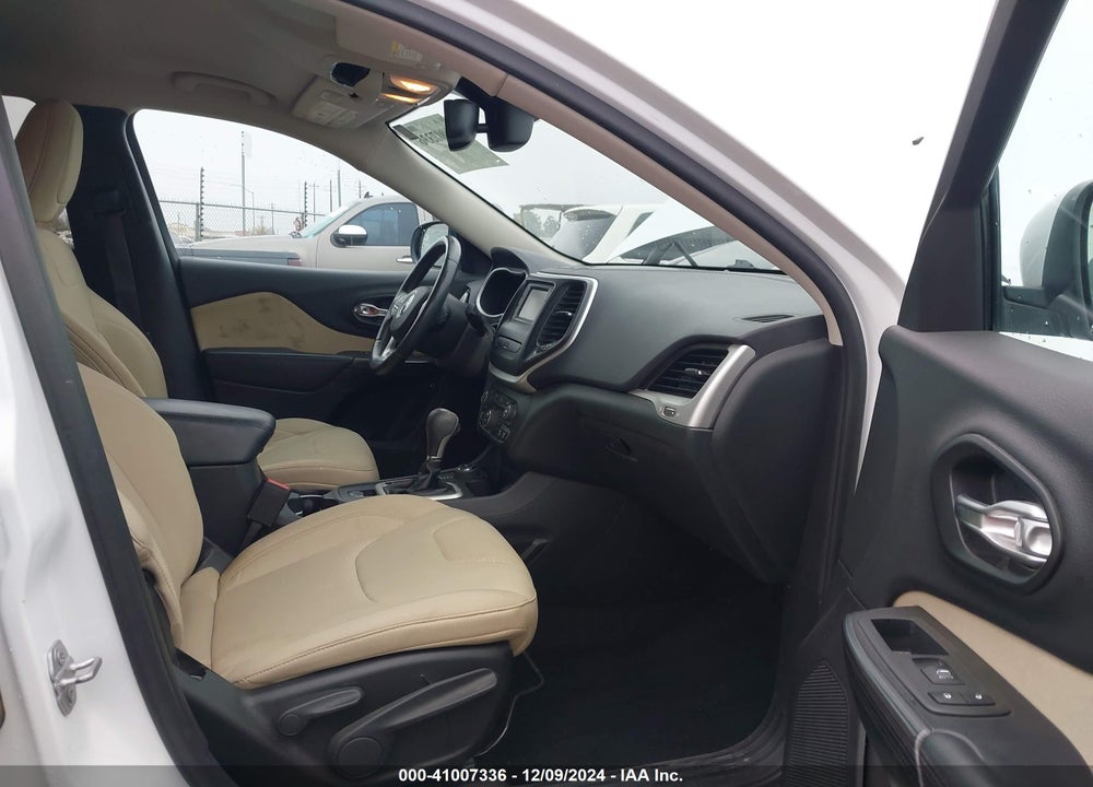 2015 JEEP CHEROKEE LATITUDE VIN: 1C4PJMCB1FW593048
