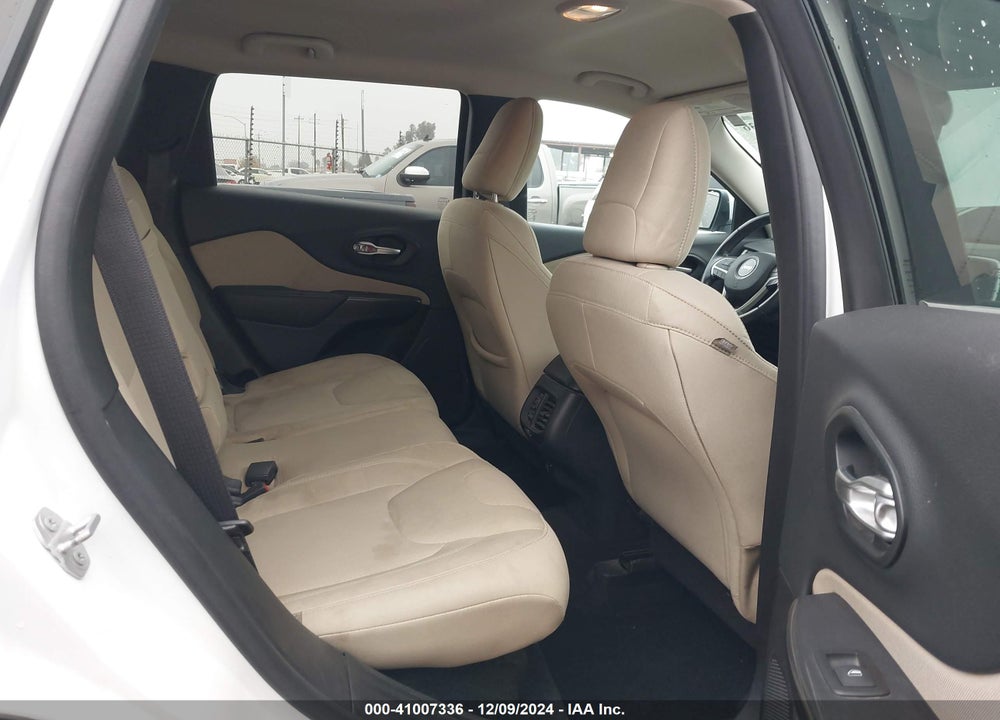 2015 JEEP CHEROKEE LATITUDE VIN: 1C4PJMCB1FW593048