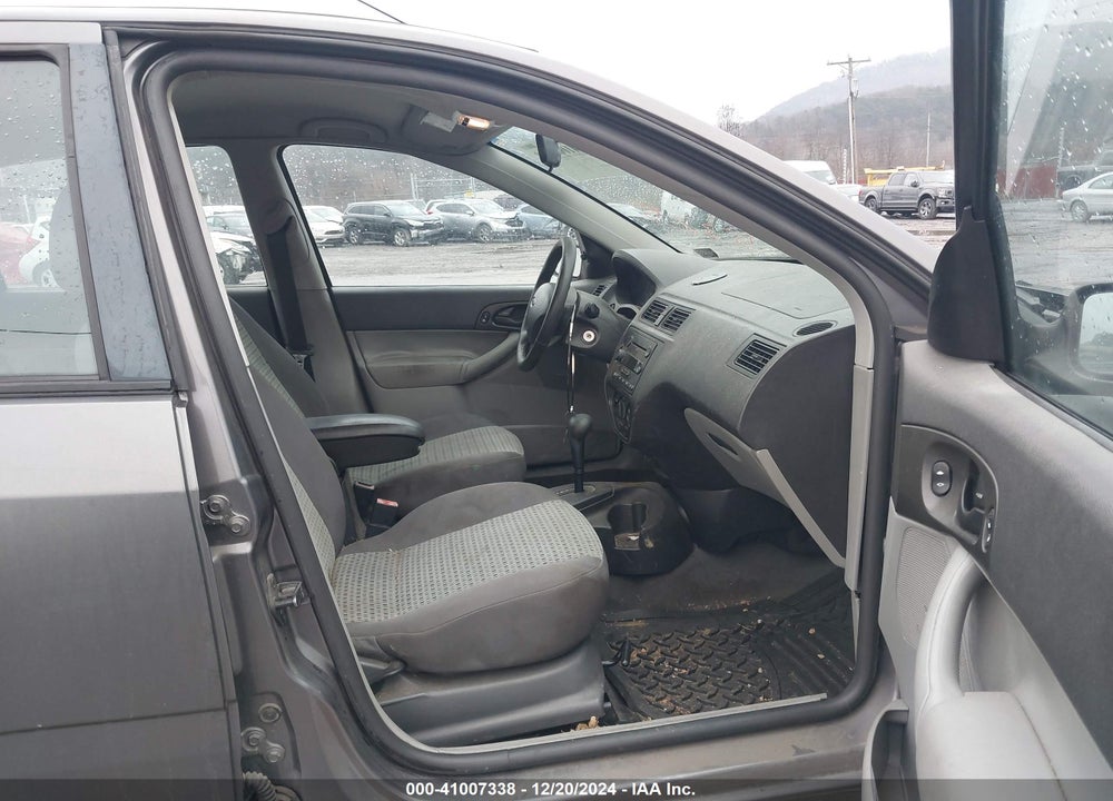 2006 FORD FOCUS ZX4 VIN: 1FAHP34N56W255325