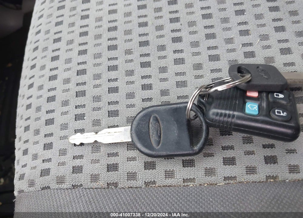2006 FORD FOCUS ZX4 VIN: 1FAHP34N56W255325