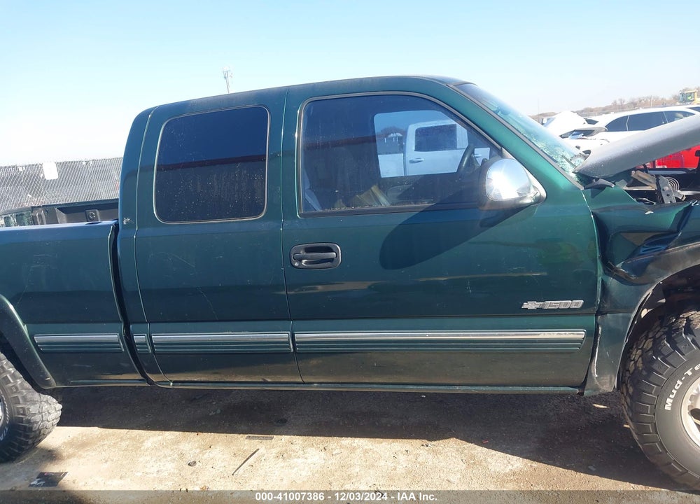 2002 CHEVROLET SILVERADO 1500 LS VIN: 2GCEK19T721418761