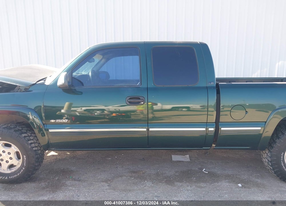 2002 CHEVROLET SILVERADO 1500 LS VIN: 2GCEK19T721418761