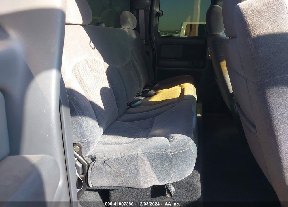 2002 CHEVROLET SILVERADO 1500 LS VIN: 2GCEK19T721418761
