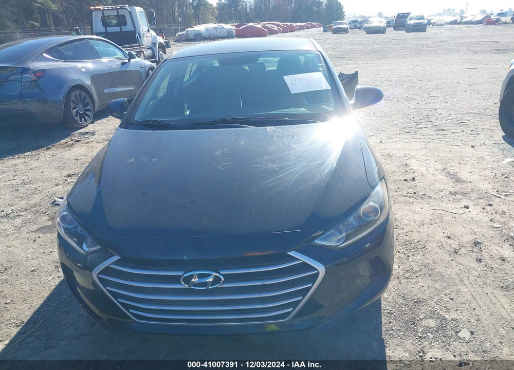 2018 HYUNDAI ELANTRA VIN: 5NPD74LF5JH392322