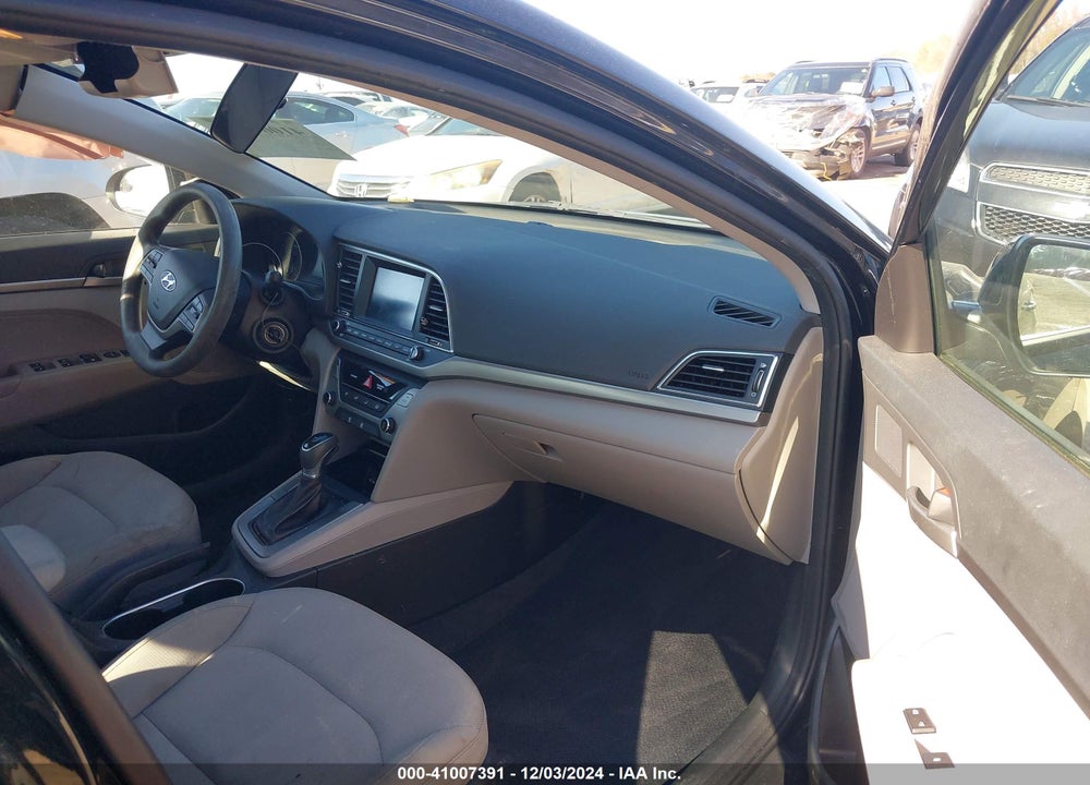 2018 HYUNDAI ELANTRA VIN: 5NPD74LF5JH392322