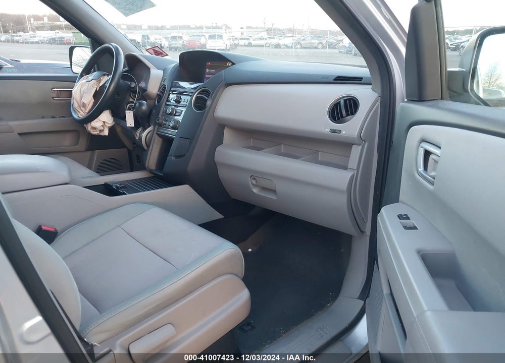 2013 HONDA PILOT EX VIN: 5FNYF4H44DB067384