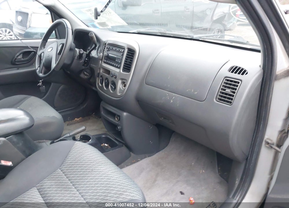 2004 FORD ESCAPE XLT VIN: 1FMCU93134KA87621