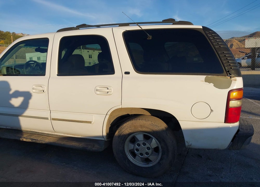 2001 CHEVROLET TAHOE LT VIN: 1GNEC13T41R156359