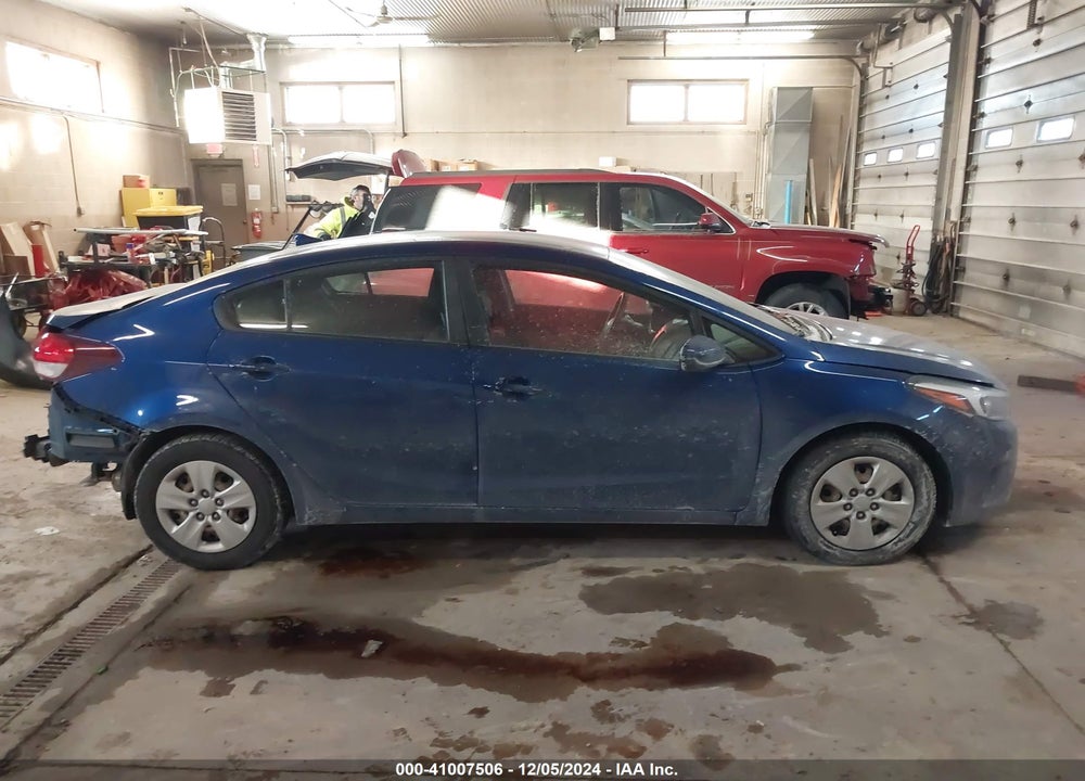 2017 KIA FORTE VIN: 3KPFK4A74HE017863
