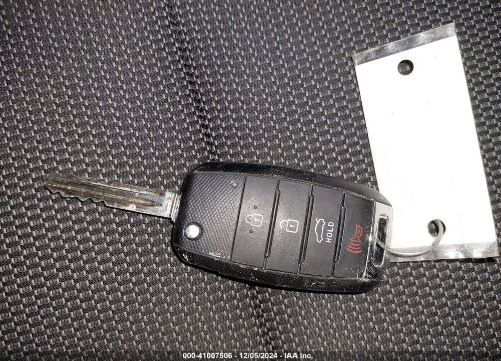 2017 KIA FORTE VIN: 3KPFK4A74HE017863