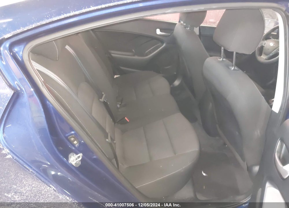 2017 KIA FORTE VIN: 3KPFK4A74HE017863