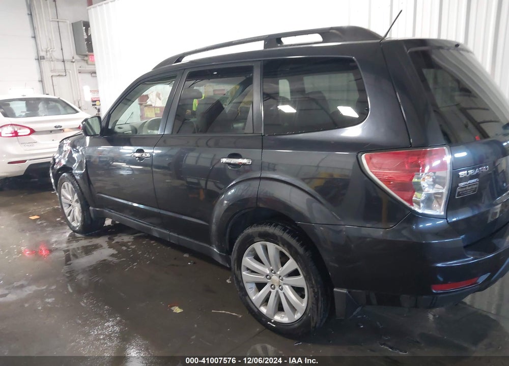 2011 SUBARU FORESTER 2.5X PREMIUM VIN: JF2SHBCC9BH775597