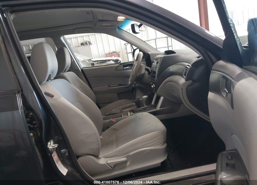 2011 SUBARU FORESTER 2.5X PREMIUM VIN: JF2SHBCC9BH775597