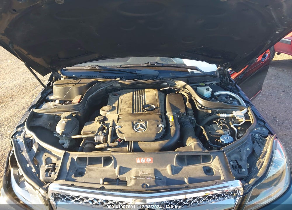 2014 MERCEDES-BENZ C 250 LUXURY/SPORT VIN: WDDGF4HB7EG252603