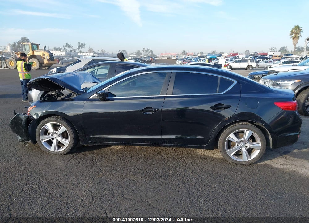 2014 ACURA ILX 2.0L VIN: 19VDE1F38EE000829