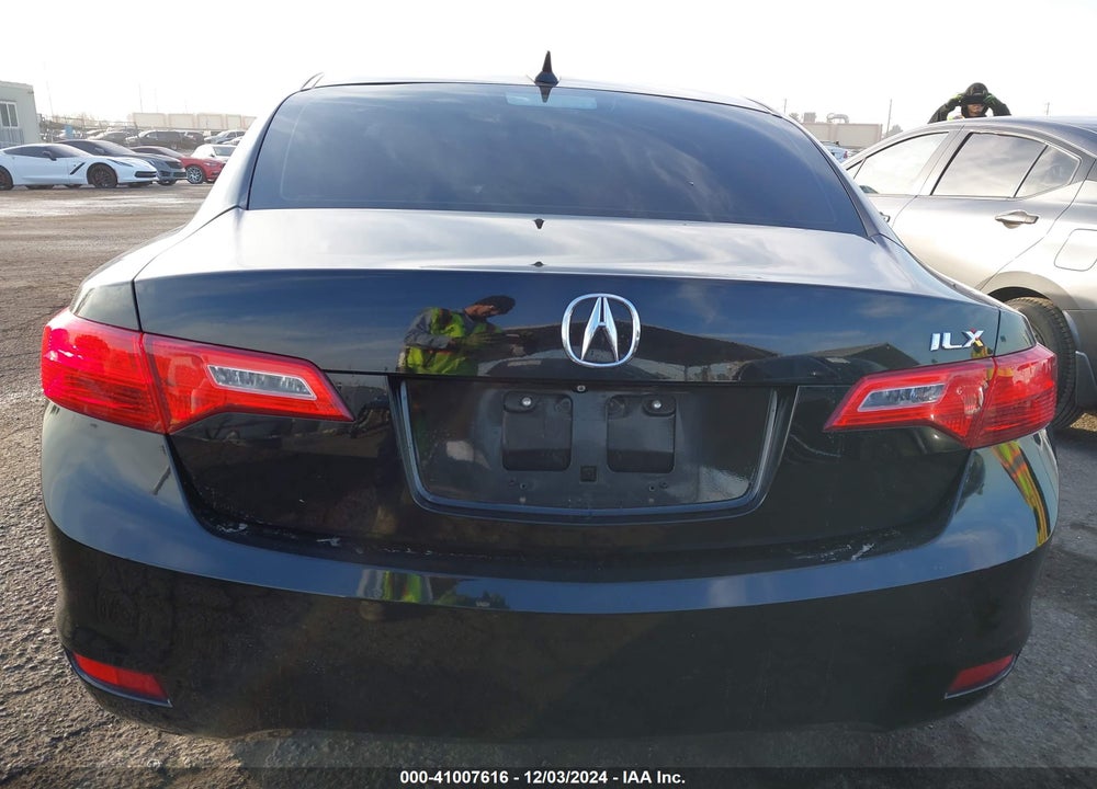 2014 ACURA ILX 2.0L VIN: 19VDE1F38EE000829